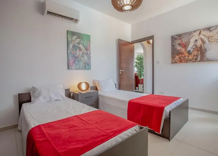 Tranquil Hideaway With Breathtaking Sea Views アパート