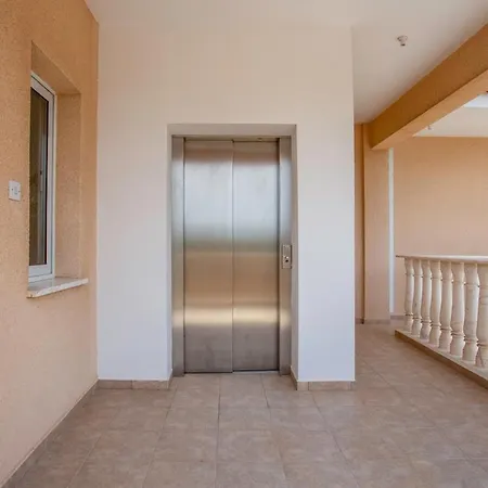 Tranquil Hideaway With Breathtaking Sea Views *