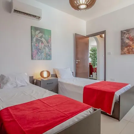 Tranquil Hideaway With Breathtaking Sea Views Appartamento