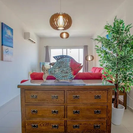 아파트 Tranquil Hideaway With Breathtaking Sea Views 키소네르가