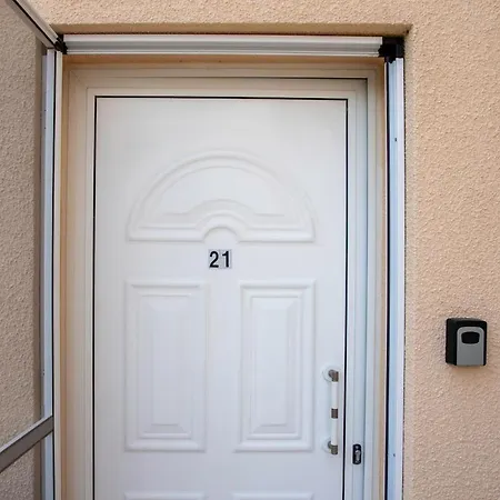 Tranquil Hideaway With Breathtaking Sea Views Appartamento