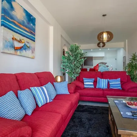 Tranquil Hideaway With Breathtaking Sea Views Appartamento *